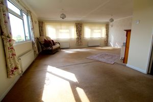 Lounge/Diner- click for photo gallery